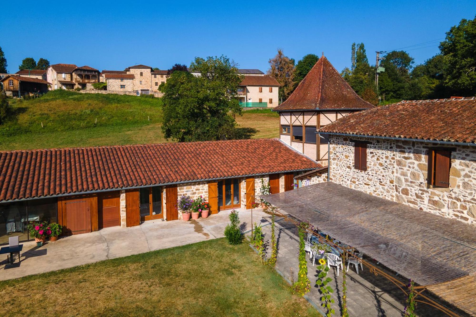 Oustal De La Frayssiere Acomodação com café da manhã Felzins Exterior foto